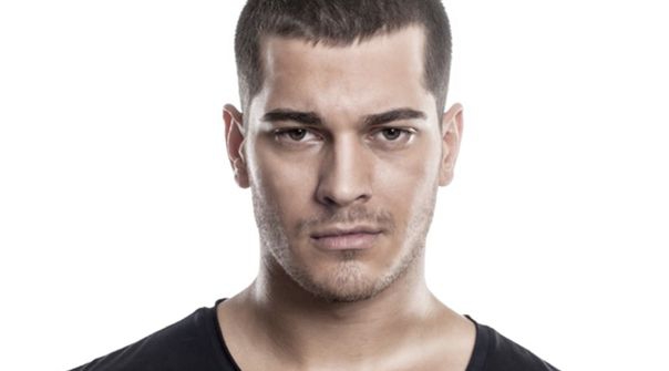Yakışıklı oyuncu Çağatay Ulusoy 3