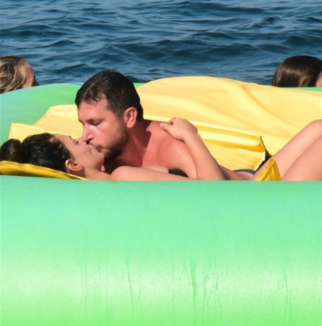 Dilan Çıtak ve Sevgilisi 3