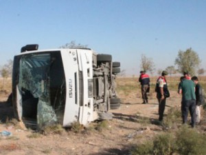 Konya'da Düğün Minibüsü Devrildi:26 Yaralı