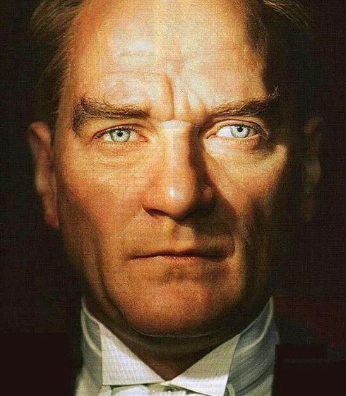 Atatürk'ün sol güzüne yakından baktınız mı? 8