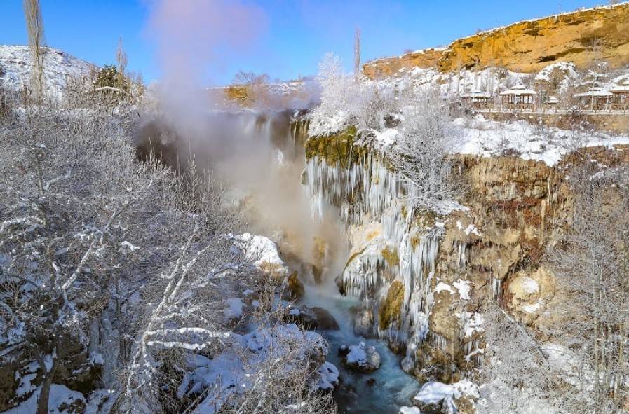 KONYA'DAKİ YERKÖPRÜ ŞELALESİ'NDEN KIŞ ORTASINDA BUHAR ÇIKIYOR 10