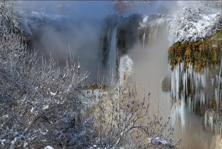 KONYA'DAKİ YERKÖPRÜ ŞELALESİ'NDEN KIŞ ORTASINDA BUHAR ÇIKIYOR 3