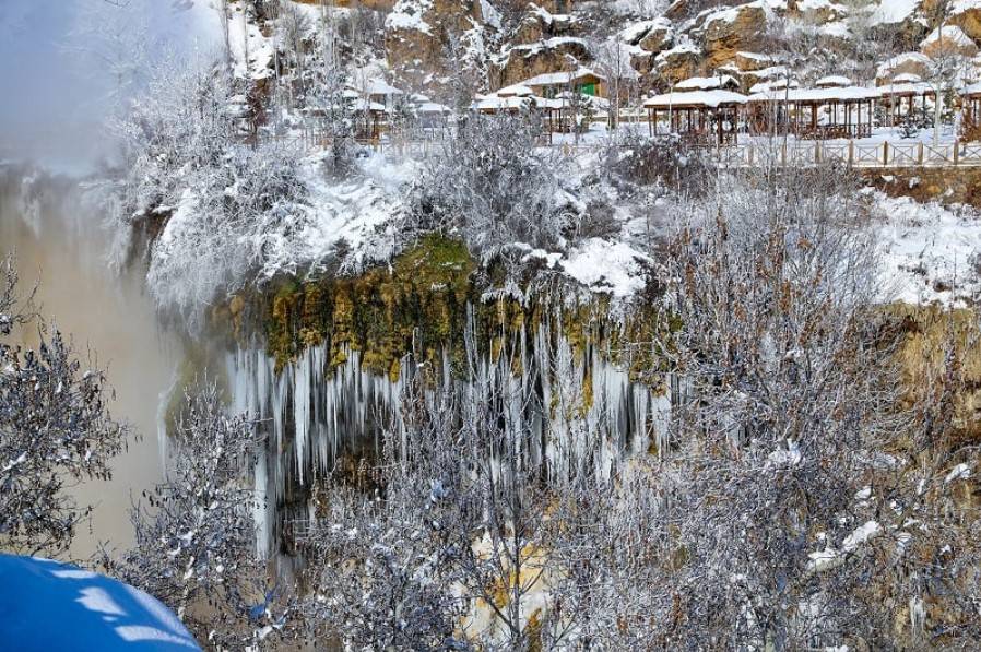 KONYA'DAKİ YERKÖPRÜ ŞELALESİ'NDEN KIŞ ORTASINDA BUHAR ÇIKIYOR 5