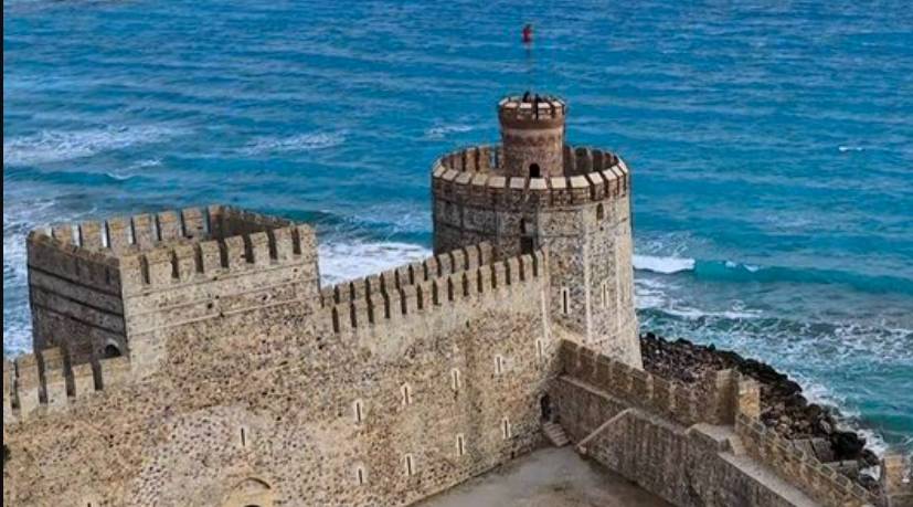 Mersin'in İncisi: Cüneyt Arkın'ın Filmine Ev Sahipliği Yapan M 4