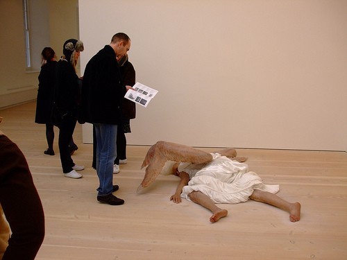 Dünya Şokta! Bu Yaşlı Kadın Gökten Düştü Melekmi ? Yoksa.. 4