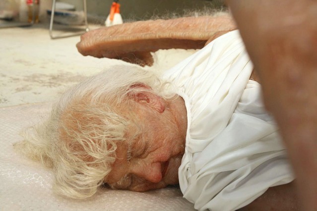 Dünya Şokta! Bu Yaşlı Kadın Gökten Düştü Melekmi ? Yoksa.. 5