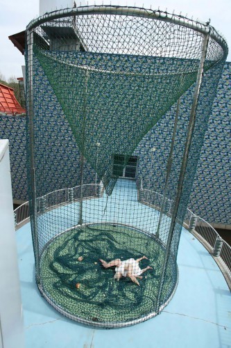 Dünya Şokta! Bu Yaşlı Kadın Gökten Düştü Melekmi ? Yoksa.. 6