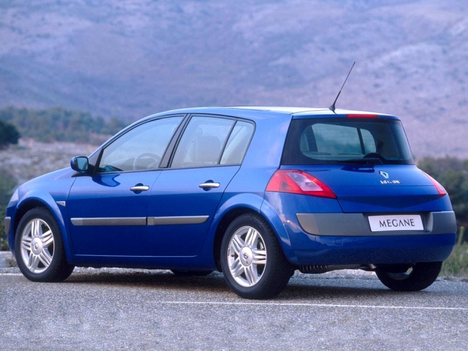 Renault Arabaları ,Harika Renault Araba Resimleri 14