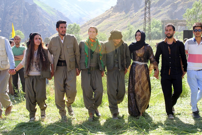 Hakkari Şemdinli'de HDP'den Zafer Şenliği 7