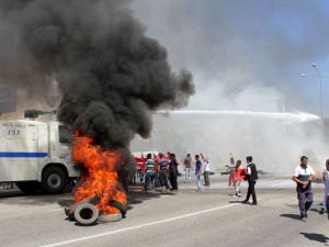 Erzurum Pasinler Karayolunu İşte Böyle Kapattılar