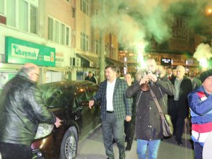 Cumhur İttifakı Giresun AK Parti Belediye Başkan Adayı Aytekin Şenlikoğlu, Hacı Siyam Mahallesi İnönü Caddesi’ndeki seçim irtibat bürosu açılışına katıldı.