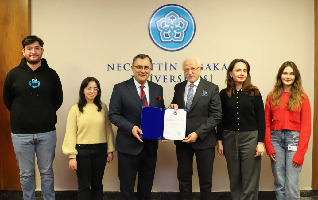 Genç Doktor Adaylarından Taşkent’te Türkiye’yi Gururlandıran Başarı