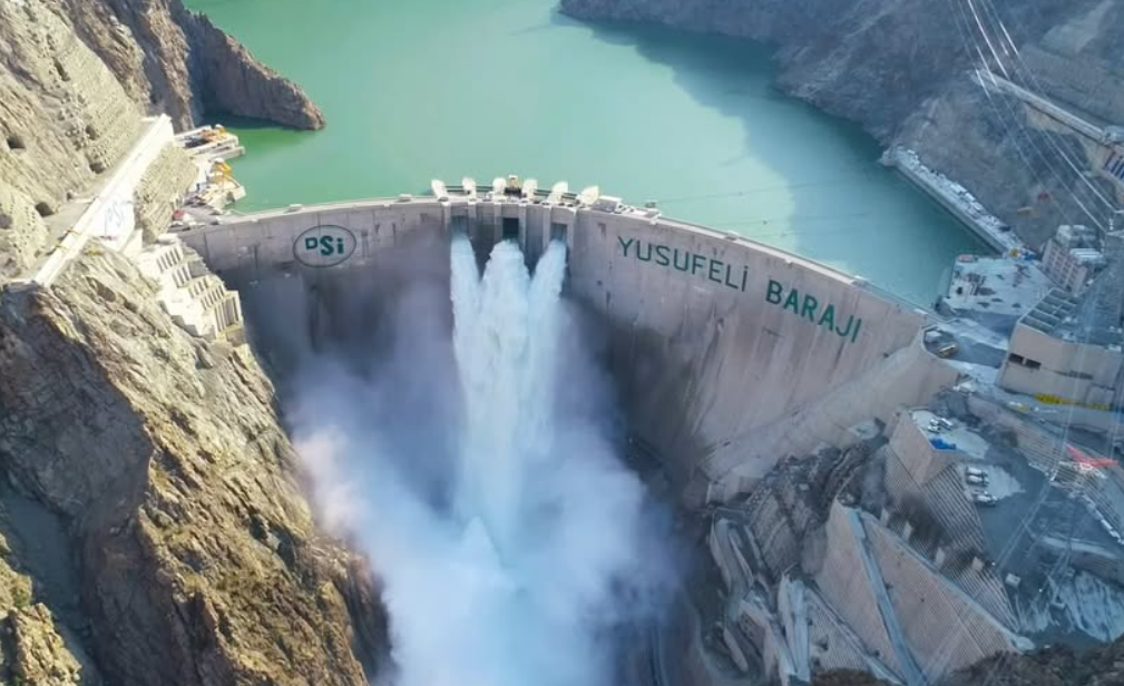 Türkiye'nin Gururu Yusufeli HES, 3 Yılda Rekor Kırdı: 3,5 Milyon MWh Enerji!