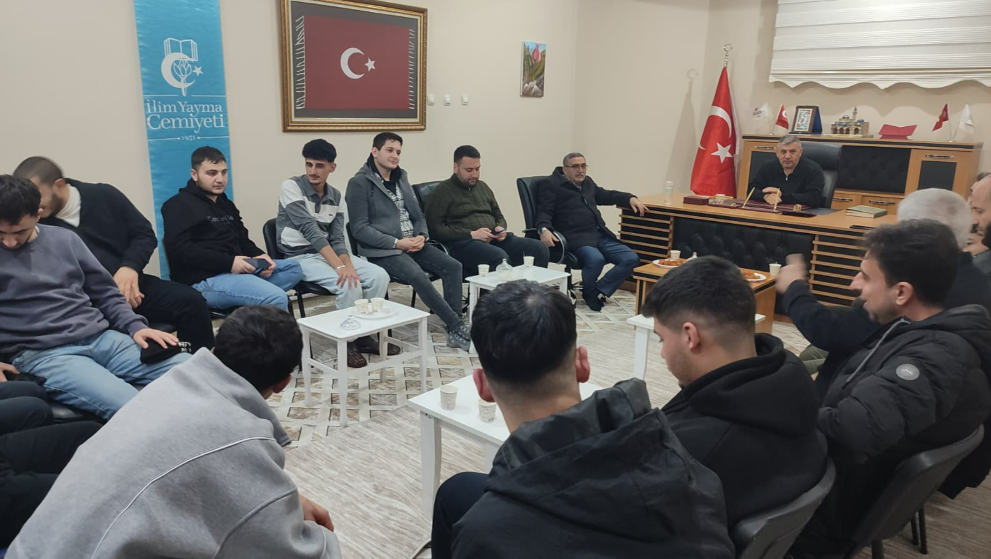 Muş İlim Yayma Cemiyeti’nde Manevi Buluşma: Dünya ve Ahiret Dengesi Konuşuldu