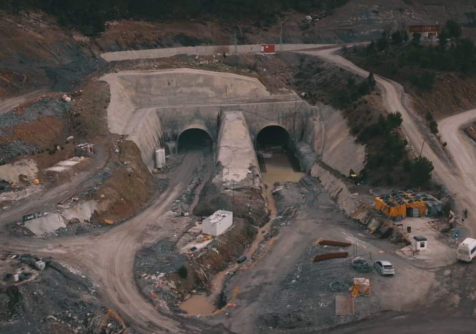 demirkapi-tunelinde-yarin-isik-gorunecek.jpg