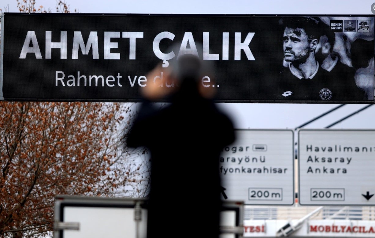 konya-hayatini-kaybeden-futbolcu-ahmet-calikin-acisini-yasiyor.jpg