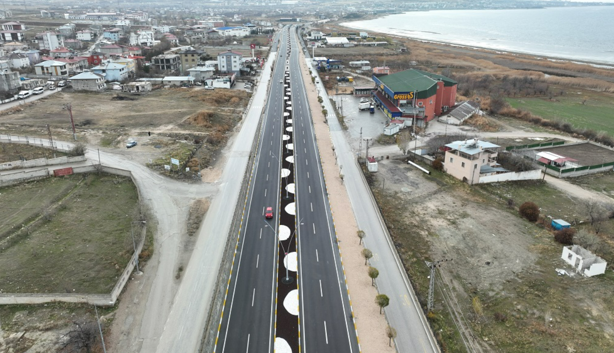 van-cevre-yolunun-kritik-1-ve-3-kesimleri-hizmete-acildi-trafik-rahatlayacak-001.png