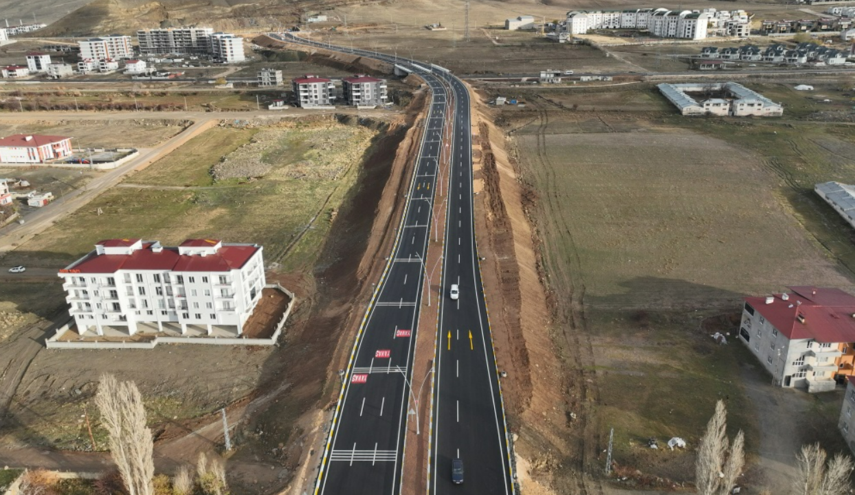van-cevre-yolunun-kritik-1-ve-3-kesimleri-hizmete-acildi-trafik-rahatlayacak-002.png
