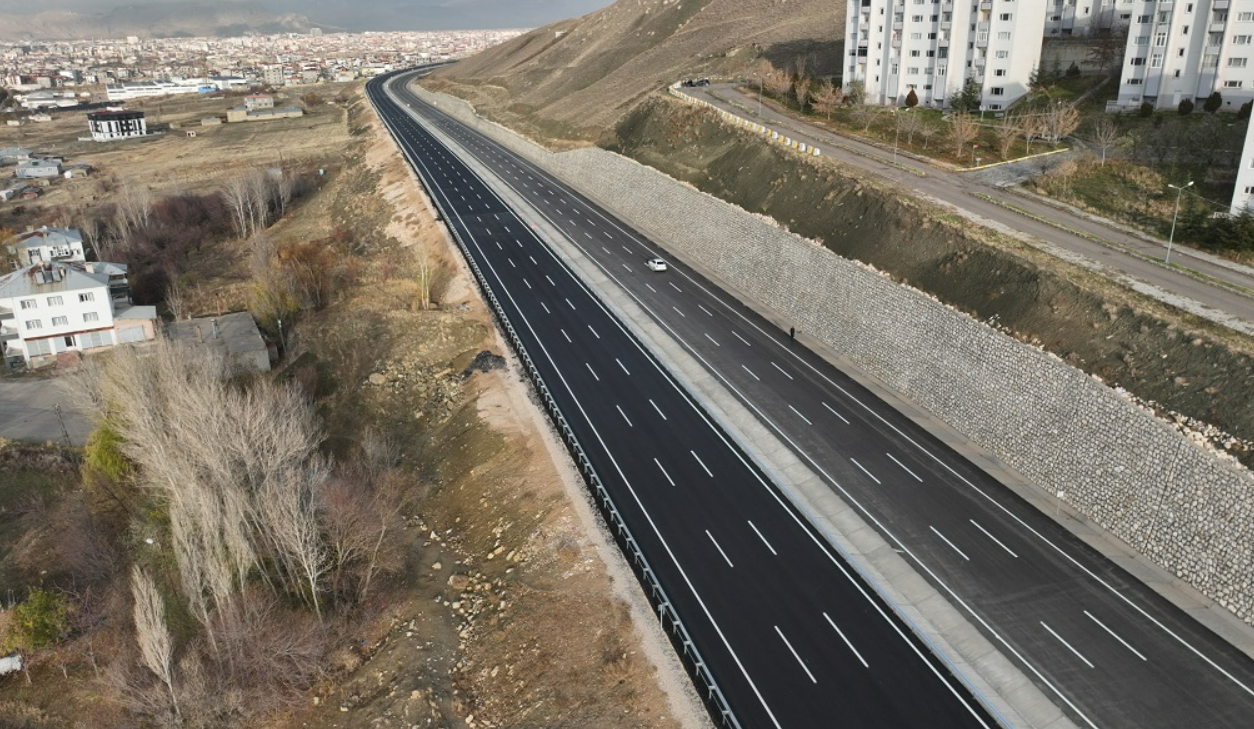 van-cevre-yolunun-kritik-1-ve-3-kesimleri-hizmete-acildi-trafik-rahatlayacak-003.png