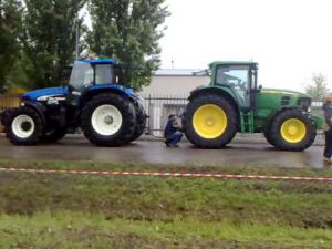 New holland İle john deere Çekişi
